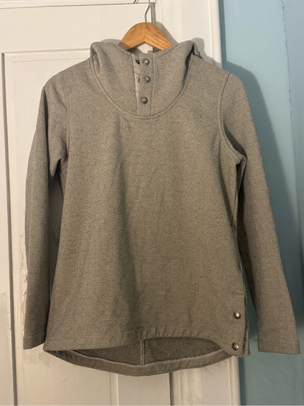 The North Face Women's Light Beige Button-Neck Pullover Turtleneck